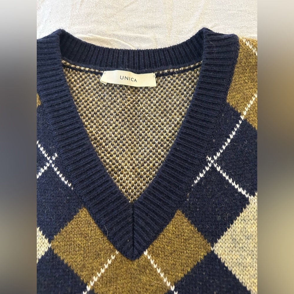 UNICA Renaissance Classic Argyle Pattern Wool Blend College Style Knit vest - Picture 5 of 10